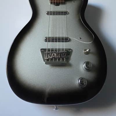 Silvertone 1303/U2 Reissue Silverburst image 4
