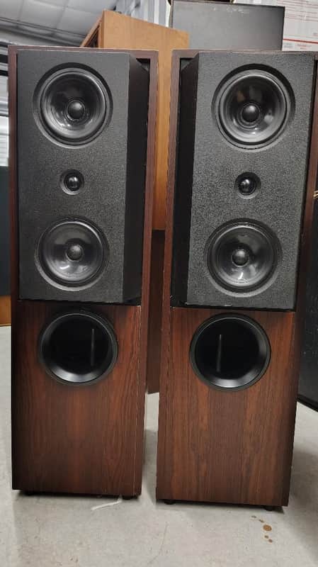 Kef 104.2 speakers in excellent condition - 1980's image 1