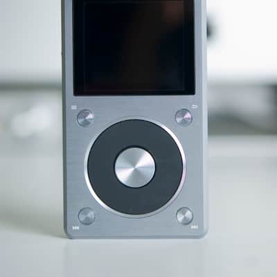 Fiio X5 2nd Gen Hi-res Audio Player (Gunmetal) in Excellent Condition image 2