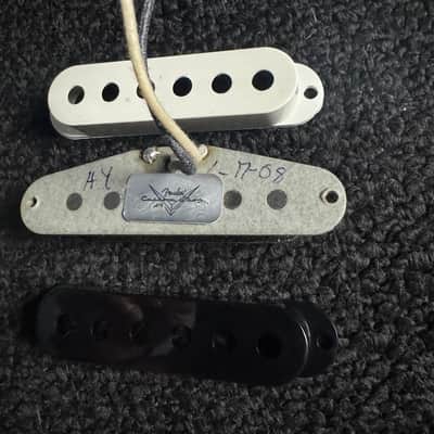 Fender Custom Shop '69 Hand-wired Abigail Ybarra Single Coil - 2008 2008 - Black or White image 2