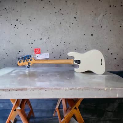 Fender AM Pro II Jazz (5), Olympic White / Rosewood *IN STOCK* image 14