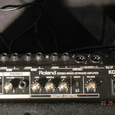 Roland KC-550 W/ Flight case image 11