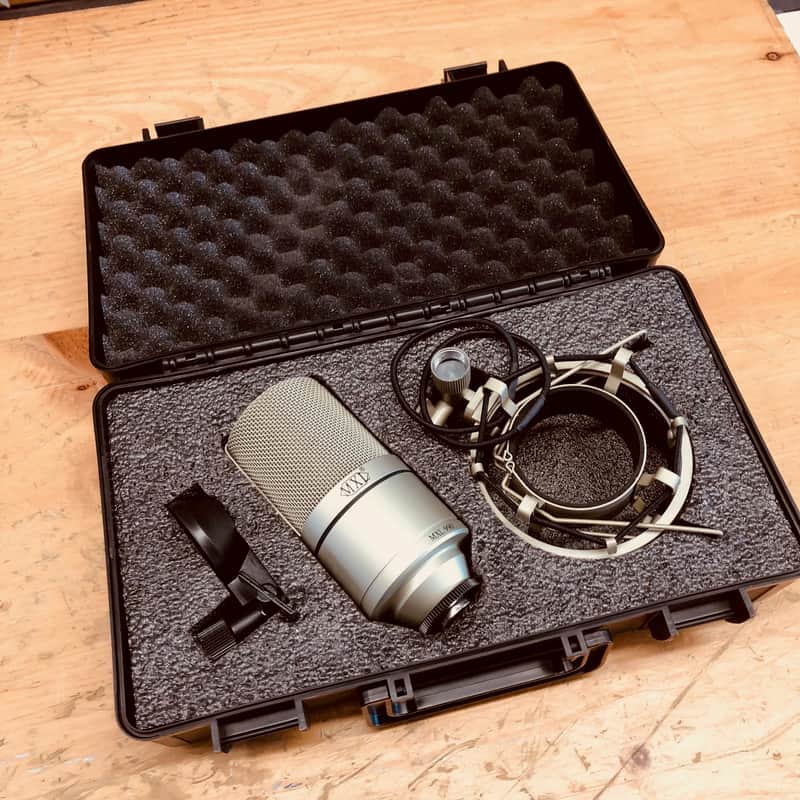 MXL 990 Condenser Microphone w/Shockmount, Clip & Case image 1