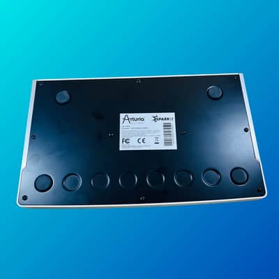 Arturia SparkLE MIDI Controller / Drum Machine image 2