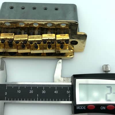 Stratocaster Style Tremolo Vibrato w/Parts Gold Bild 5