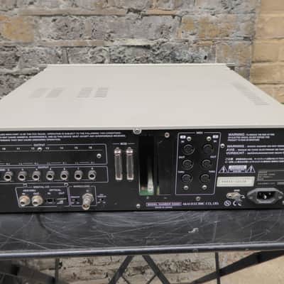 Akai S5000 MIDI Stereo Digital Sampler 1998 - White - FULL RAM - EX image 6