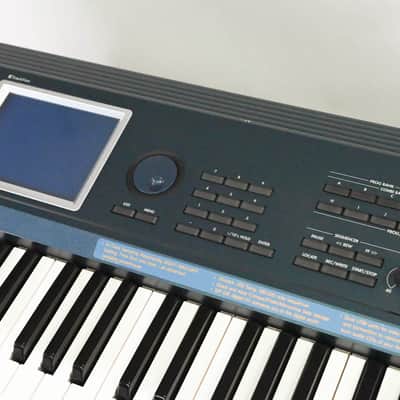 Korg Triton Extreme 76 76-Key 120-Voice Polyphonic Workstation CG012M2 image 9