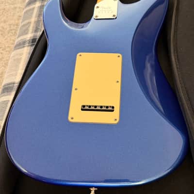 Fender American Ultra Stratocaster - Cobra Blue With Roland GK-2A Pickup, Suhr Gigbag! image 12