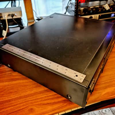 Sony cdp ce235 | W/ Manual and remote image 3