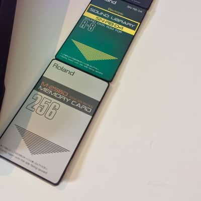 ROLAND R 8 1989 black + 3 memory cards + manual Near Mint condition ! image 7
