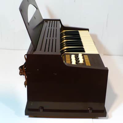 Magnus Model 300 Jewel Chord Organ / 1960's Vintage image 8