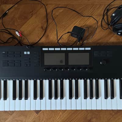 Native Instruments Komplete Kontrol S49 Mk2 2010s - Black image 1