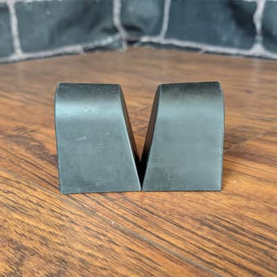 Alesis 1.5" Rubber Feet for Command-Forge-Surge (2 Feet) - Black image 3