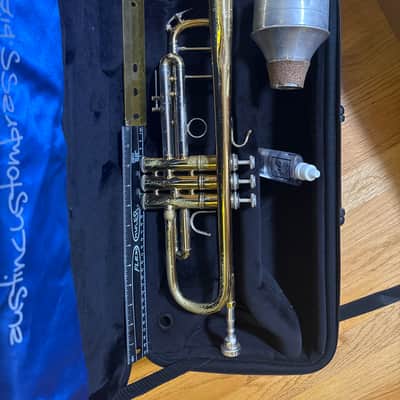 Great Playing Pre-Owned Bach 37 Stradivarius Trumpet in Lacquer from the 80's! image 11