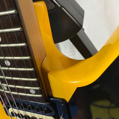 Dean Hollywood Z Early 1980s -  yellow and black image 7