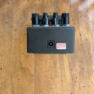 Boss MT-2 Metal Zone (Silver Label) 1991 - Present - Black electric guitar metal distortion effect pedal image 5