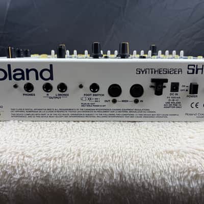 Roland SH-32 Desktop Synthesizer Module 2002 - 2004 - White image 7