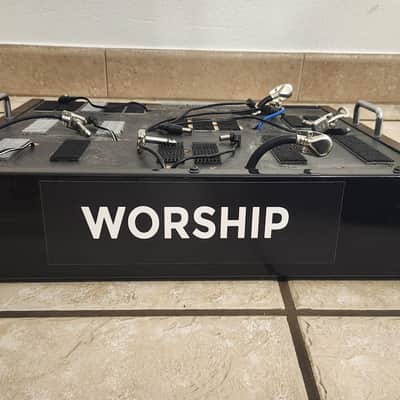 Worship Pedalboard W/ Power Unit & Case image 4