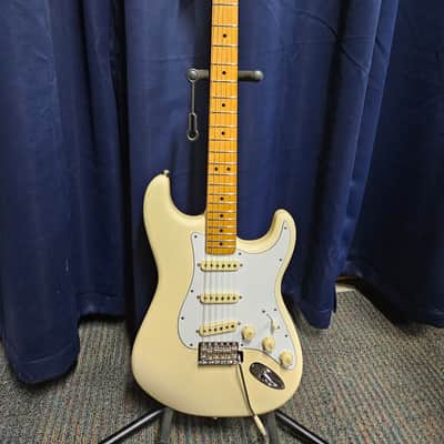 Fender Jimi Hendrix Artist Series Signature Stratocaster 2015 - Present - Olympic White image 1