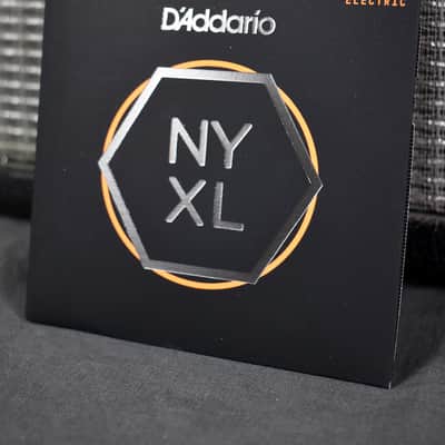 D'Addario NYXL1046 Nickel Wound Regular Light 10-46 image 2