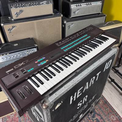 Yamaha DX-7 Digital FM Synthesizer 61 Key - 1980's image 2