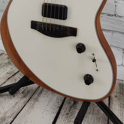 Fender American Acoustasonic Jazzmaster 2021 - Present - Arctic White w/ padded gig bag image 4