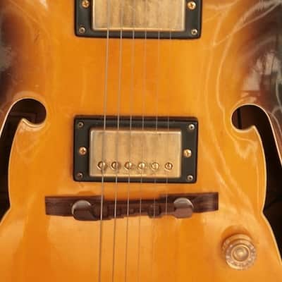 Voxton X-215 (ES175 copy) 1964 Two Tone burst image 2