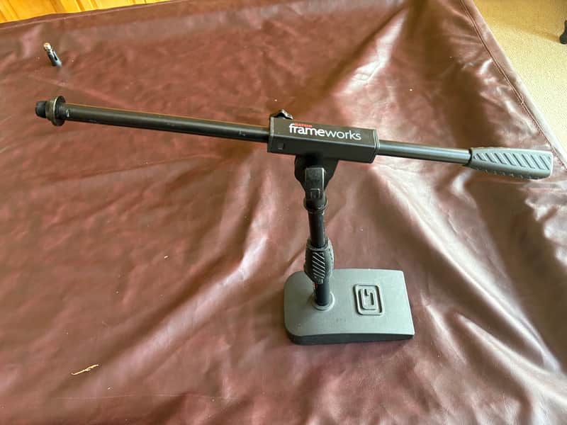 Gator GFW-MIC-0821 Frameworks Short Bass Drum/Amp Mic Stand