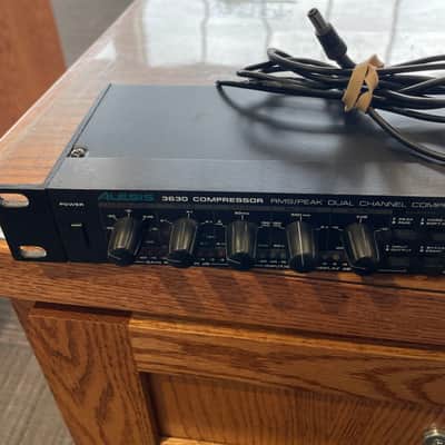 ALESIS 3630 Stereo Compressor Limiter Gate Bild 2