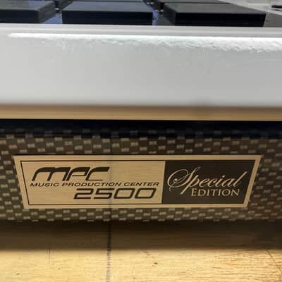 Akai MPC2500 S.E (Special Edition) image 3