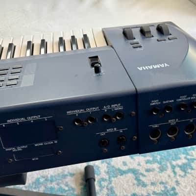 Yamaha EX5 - Blue image 8