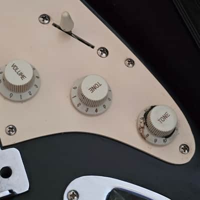 Squier Standard Stratocaster HSS with Maple Fretboard (Made in Korea) 1989 - 1992 - Black image 5