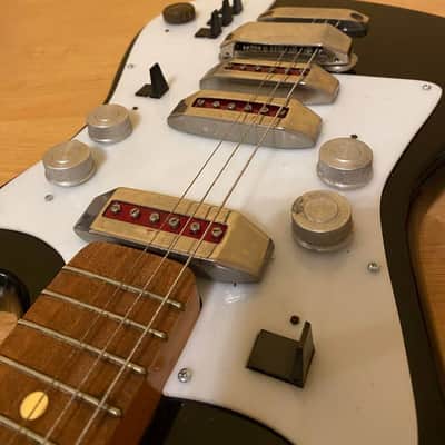 Formanta Solo-ll Electric Guitar USSR Soviet with Fuzz Vintage image 7