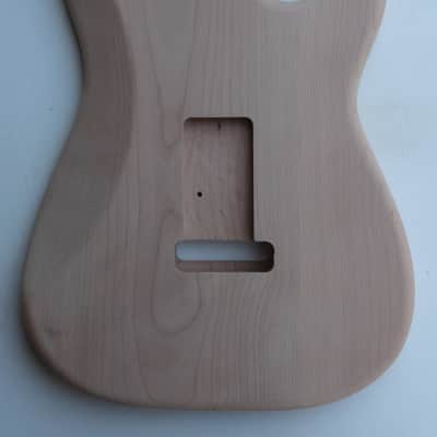 AMERICAN MADE STRAT CLASSIC STYLE BODY - LEFT HANDED - ALDER 1420 image 2