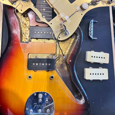 Fender Jazzmaster 1959 - Sunburst with Gold Anodized Pickguard image 7