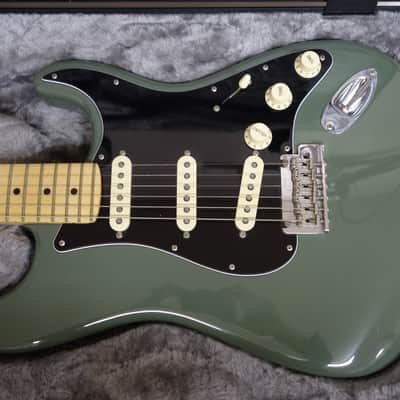 Fender Stratocaster Electric Guitar 2017 MADE IN USA image 2