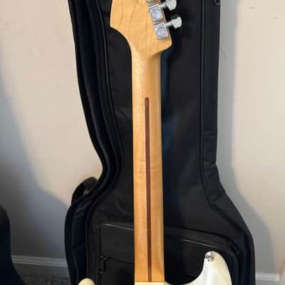 Fender Mexican Stratocaster - 2012 - Arctic White image 7