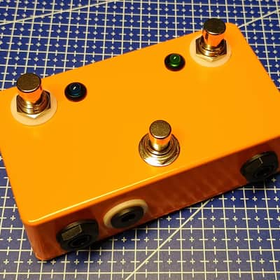 2-in-1 Footswitch (2 button latching and 1 button momentary tap tempo) image 3