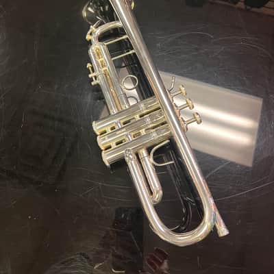 Bach Stradivarius 37 Silver-plated Trumpet image 2