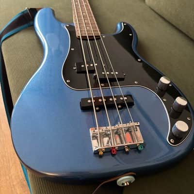 Squier by Fender Affinity Precision Bass PJ with Laurel Fretboard - Lake Placid Blue image 3