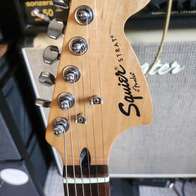 Squier Affinity Series Stratocaster 21-Fret with Rosewood Fretboard 2004 - Black image 12