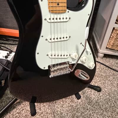 Fender Player Stratocaster with Maple Fretboard 2018 - 2024 Black image 1