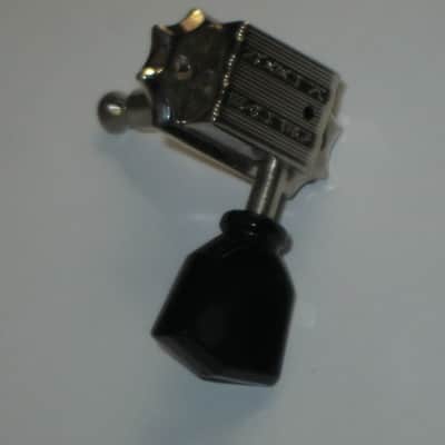 ONE near A+ genuine Gibson (Kluson) Deluxe Vintage Style Tuner for high D, A, low E side - PMMH model but with Black BUTTON (& says KLUSON DELUXE) + screws, washer, & nut with threaded shaft - HARDWARE: Nickel (from 2013 LPJ - NO guitar included) image 13
