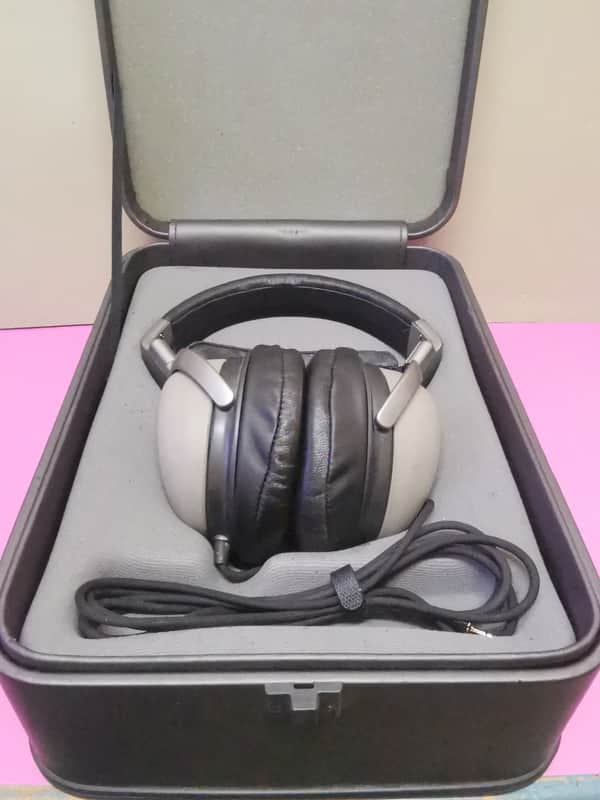 SONY MDR-CD3000 legendary headphone. image 1