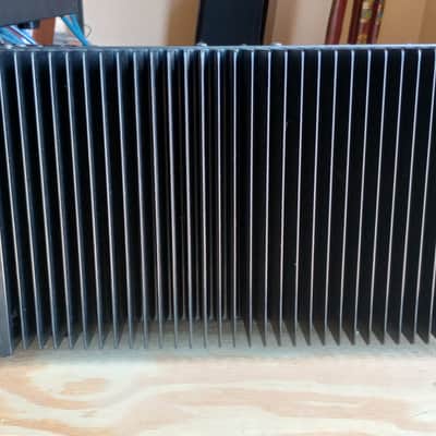 Adcom GFA-5802 Adcom GFA 5802 2 Channels Power Amplifier 300 watts Class A 32 HEXFET XLR image 3