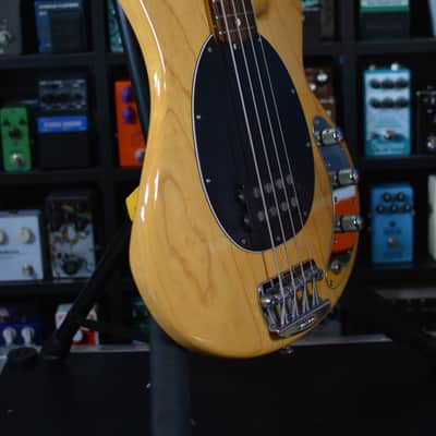 Ernie Ball Music Man StingRay 4 H with Rosewood Fretboard 1991 - 1998 - Natural image 16