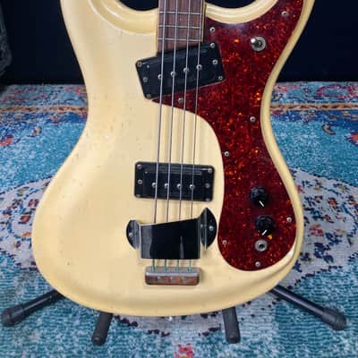 Mosrite Tom Hamilton's Aerosmith, Super Bowl Ventures Model Bass (#66) 1966 - Cream image 3