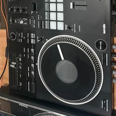 Pioneer DJ DDJ-REV7 2-Channel Serato DJ Pro Controller with Motorized Jog Wheels Pioneer DJ DDJ-REV7 2-Channel Serato DJ Pro Controller with Motorized Jog Wheels 2020 - Black image 2