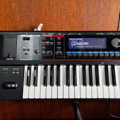 ROLAND JUNO-Gi Mobile Synthesizer with Digital Recorder w/ bag power supply image 2