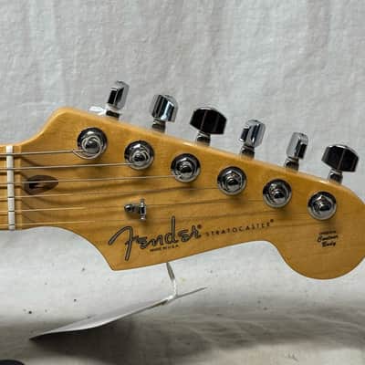 Fender American Standard Stratocaster Guitar with Case 2012 - Black / Maple neck imagen 4